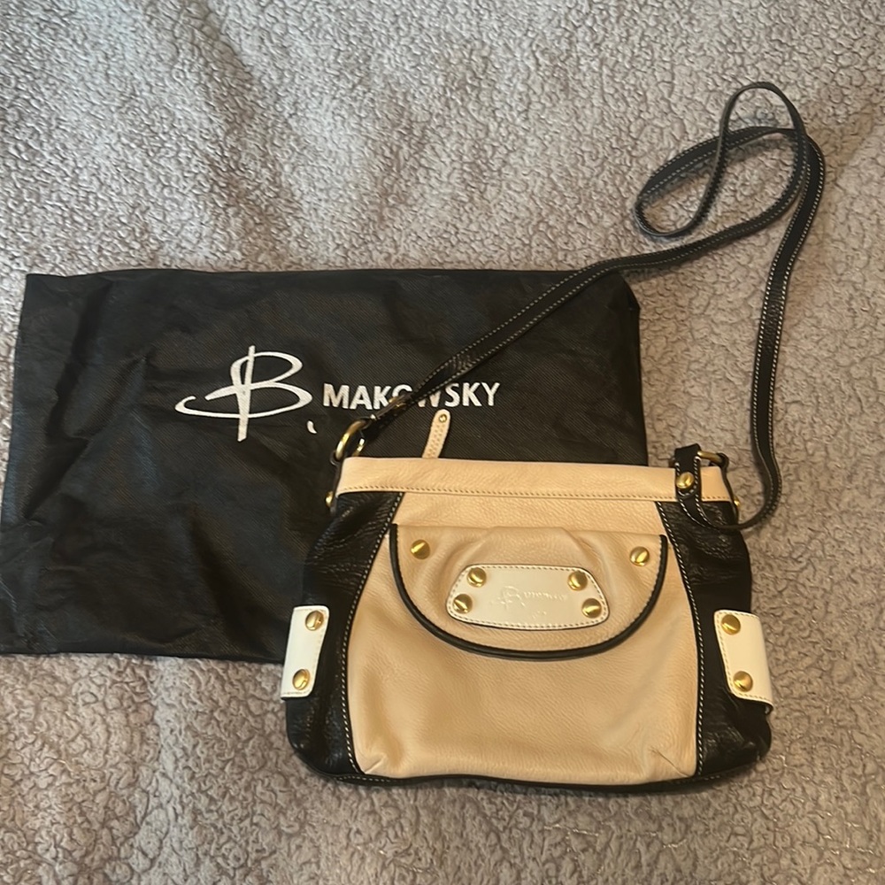 B Makowsky leather purse!